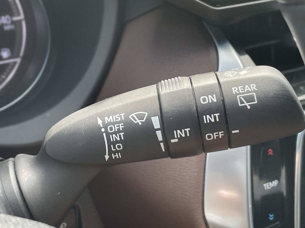 Used 2024 Toyota Venza XLE AWD/4WD image 35