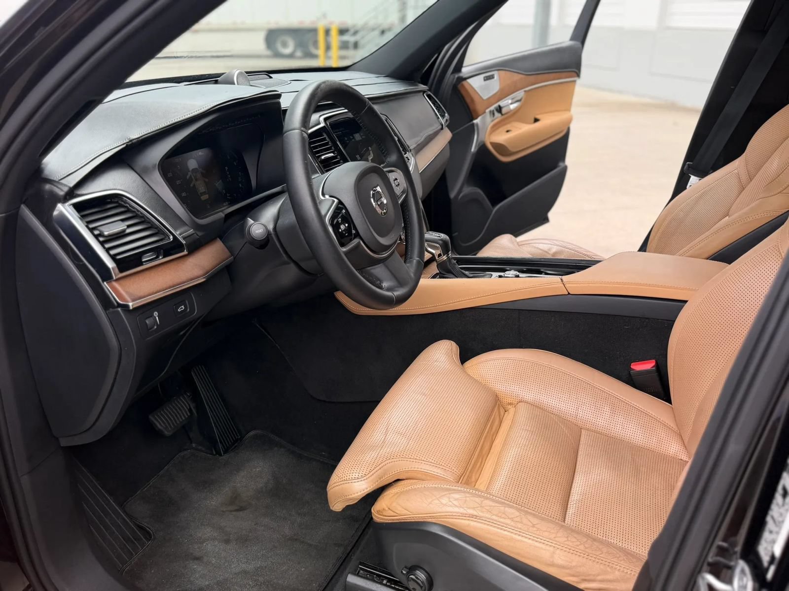 Used 2017 Volvo XC90 T6 Inscription w/ Vision Package AWD/4WD image 18