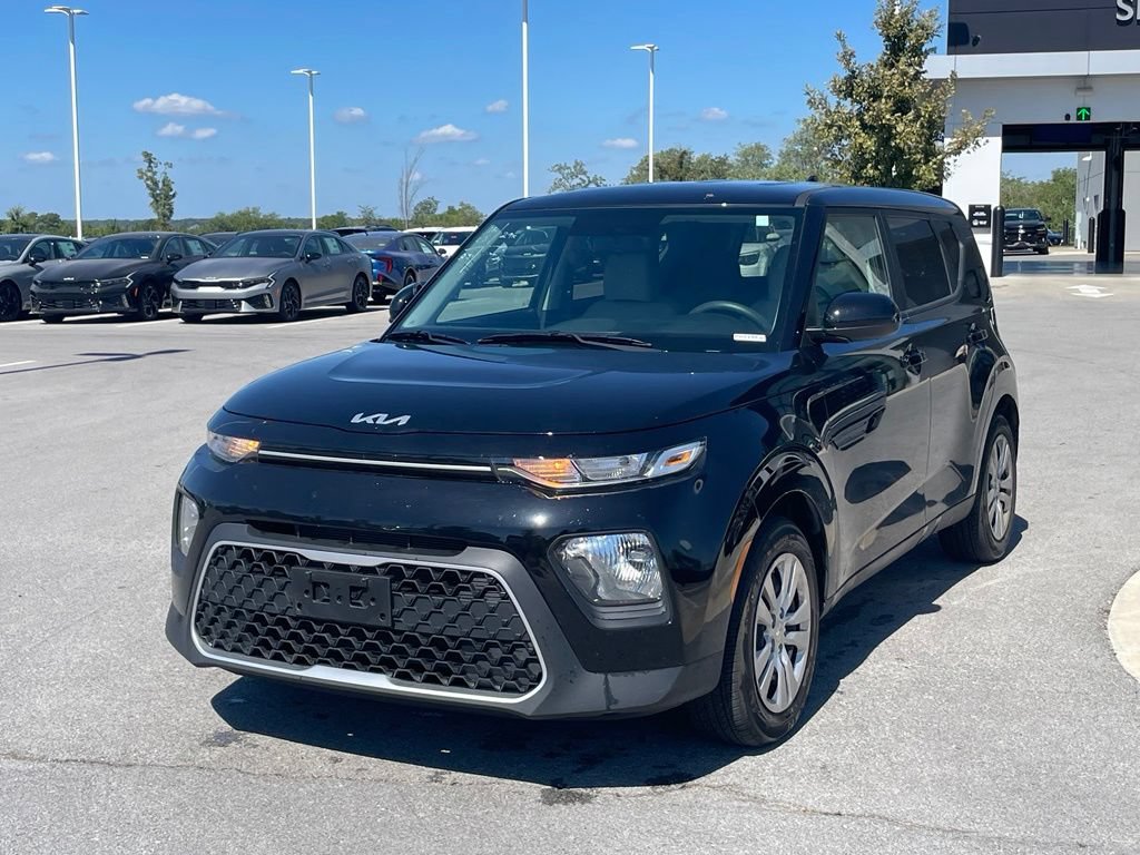 Certified 2022 Kia Soul LX FWD image 3