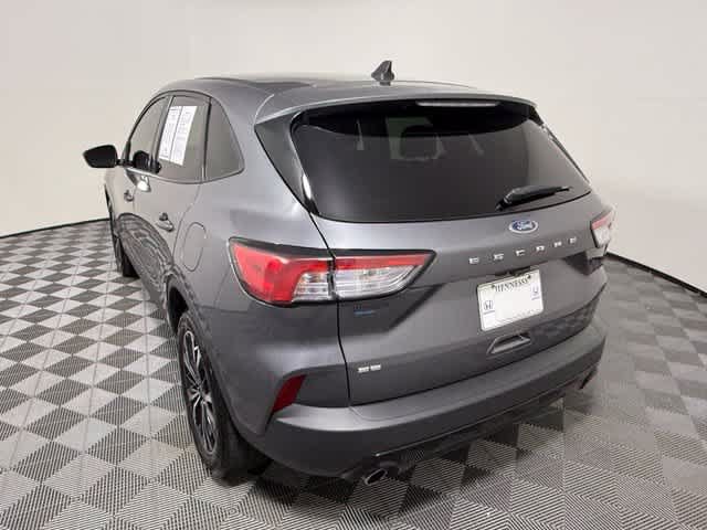Used 2021 Ford Escape SE w/ SE Sport Appearance Package FWD image 4