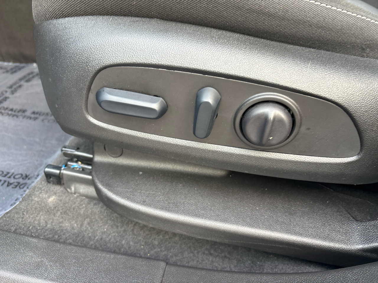 Used 2025 Chevrolet Blazer LT image 11