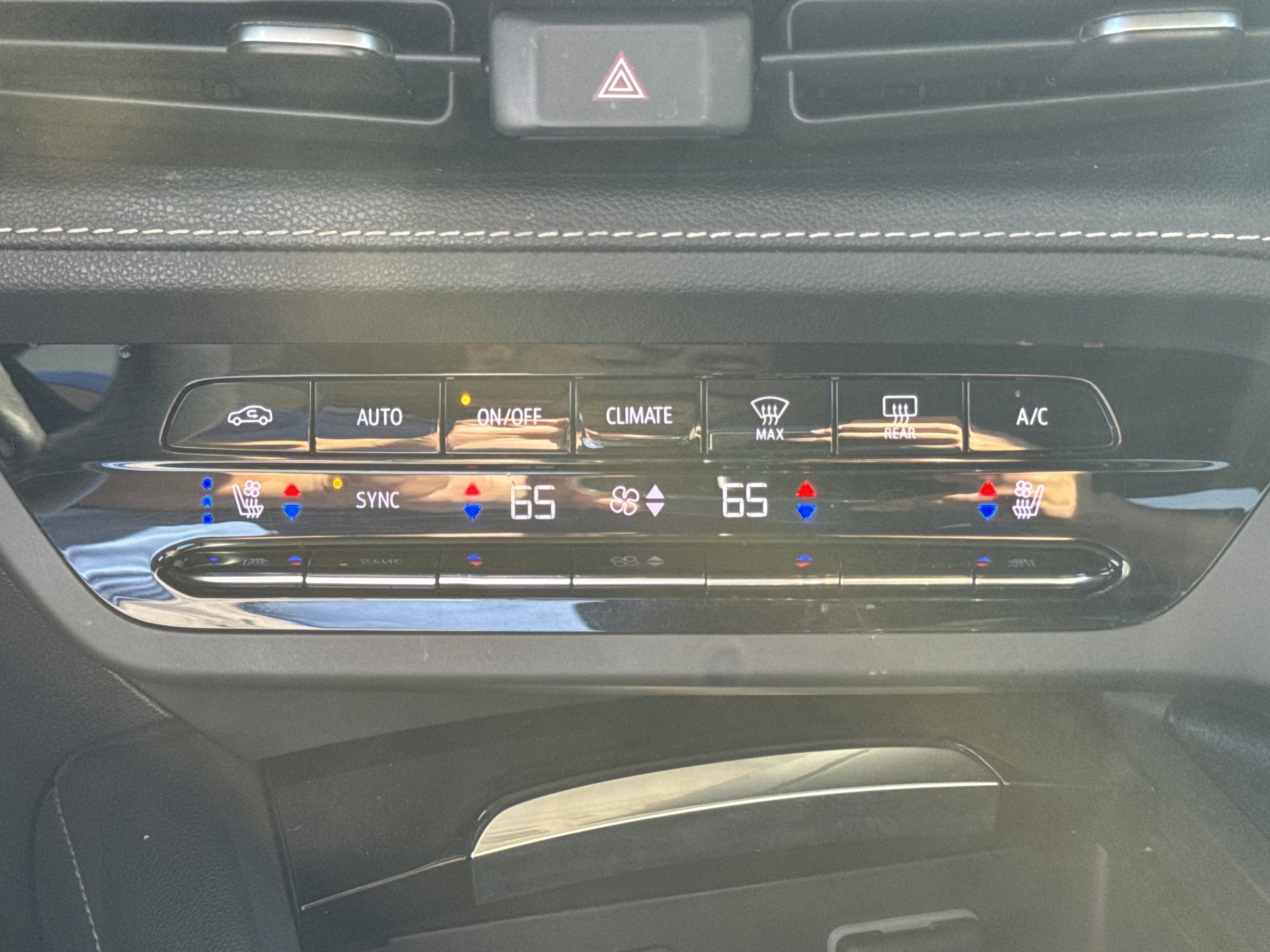 Used 2023 Buick Envision Avenir image 21