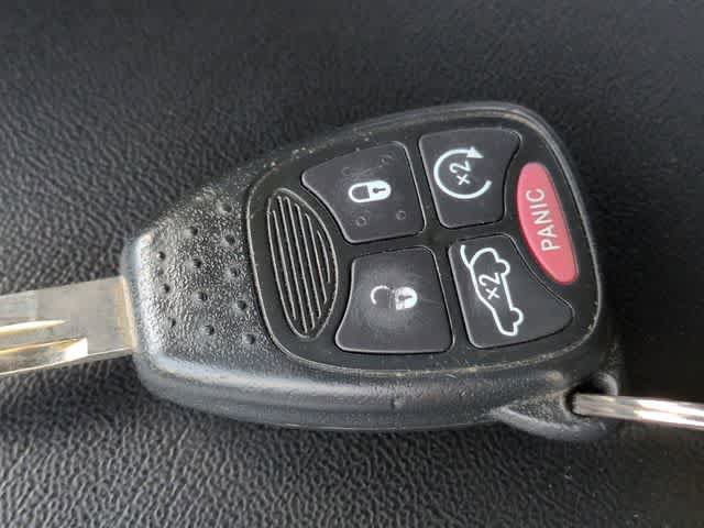 Used 2013 Chrysler 200 Limited FWD image 32