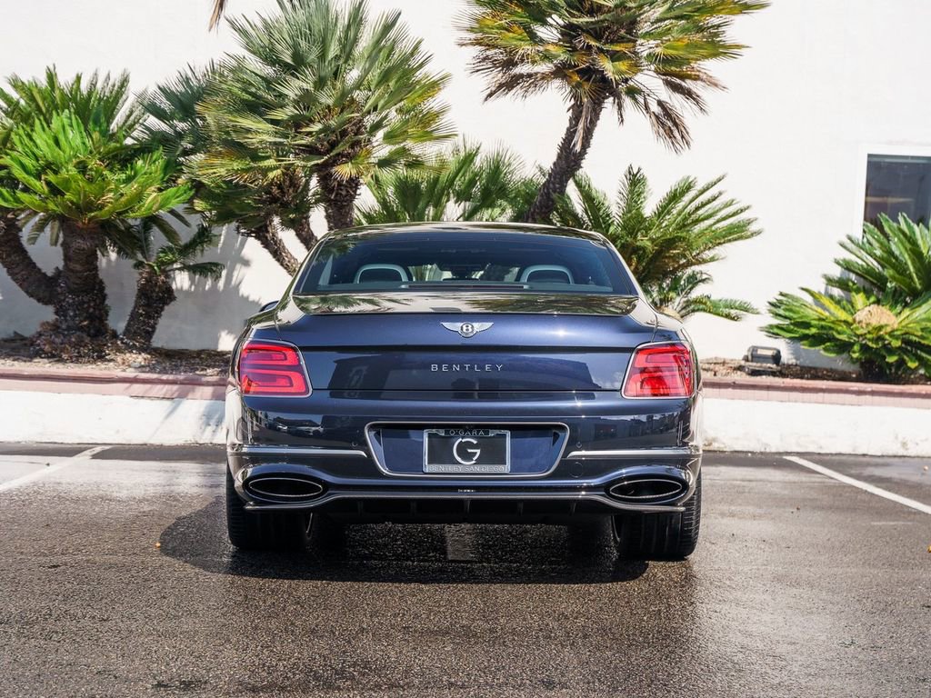 Used 2025 Bentley Flying Spur Plug-In Hybrid AWD/4WD image 30