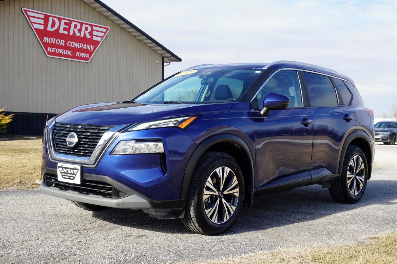 Used 2023 Nissan Rogue SV w/ SV Premium Package image 2