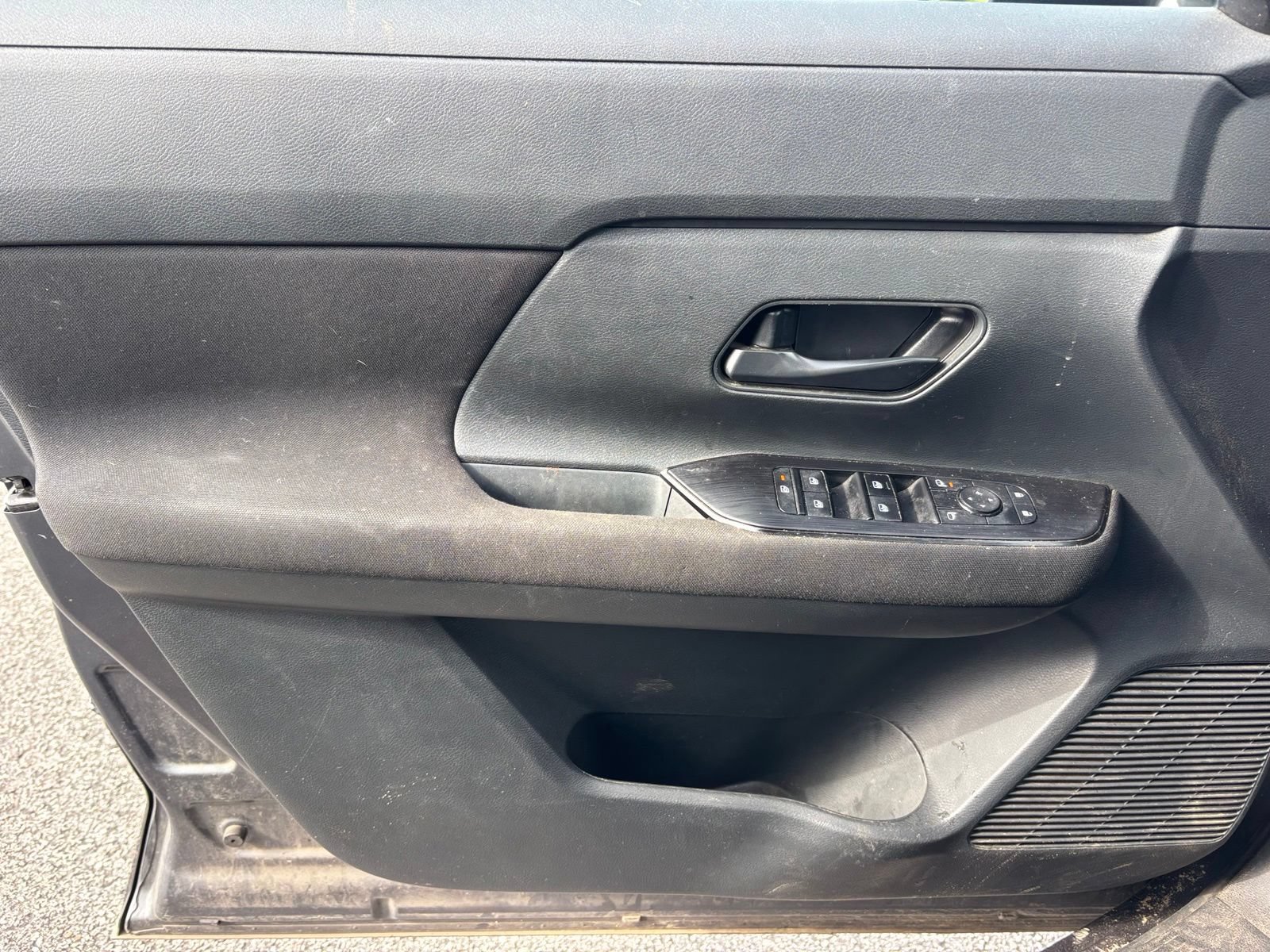 Used 2025 Nissan Kicks S FWD image 5