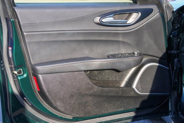 Used 2020 Alfa Romeo Giulia w/ Nero Edizione image 9