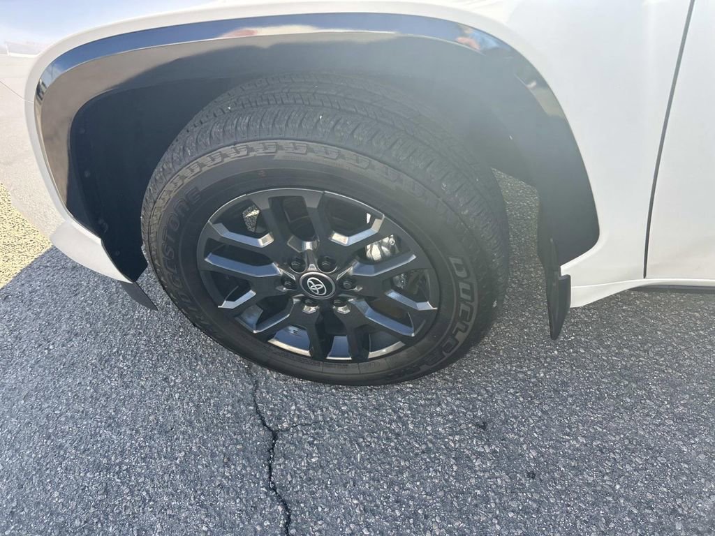 Used 2025 Toyota Sequoia Platinum image 15