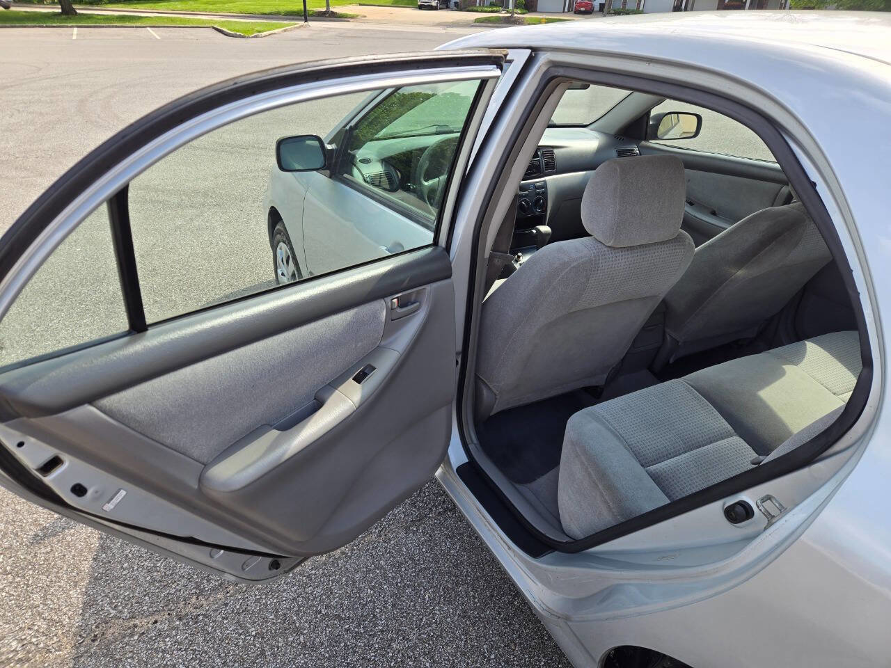 Used 2005 Toyota Corolla CE FWD image 31
