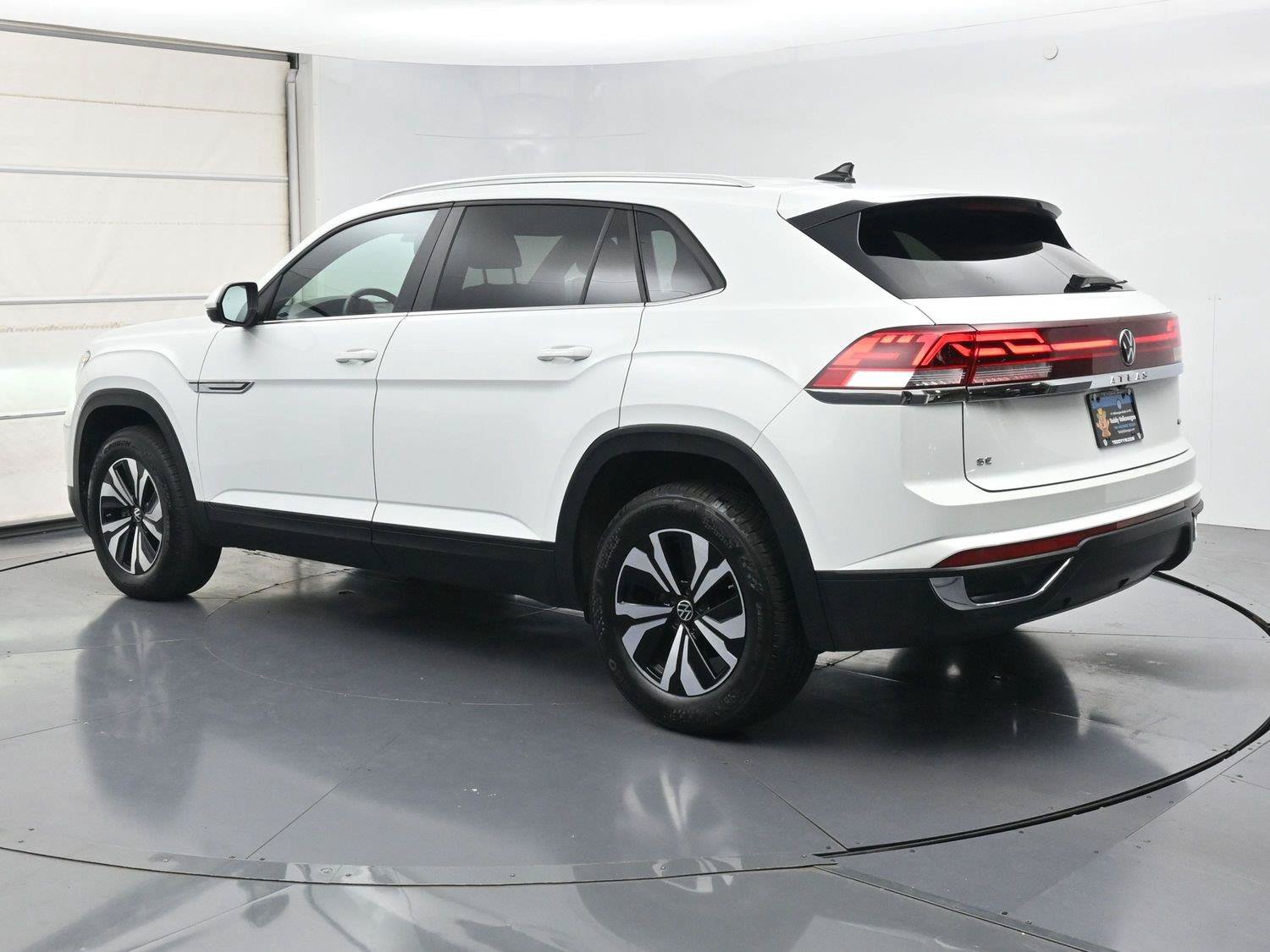 Used 2024 Volkswagen Atlas Cross Sport SE AWD/4WD image 27