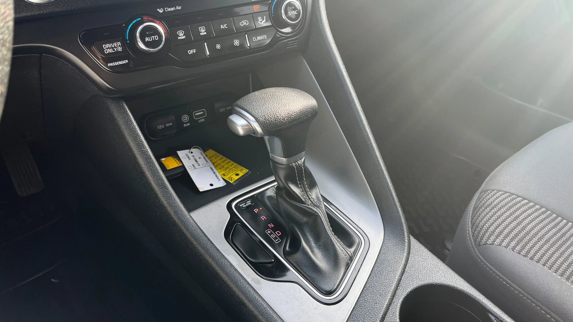 Used 2017 Kia Niro LX image 25