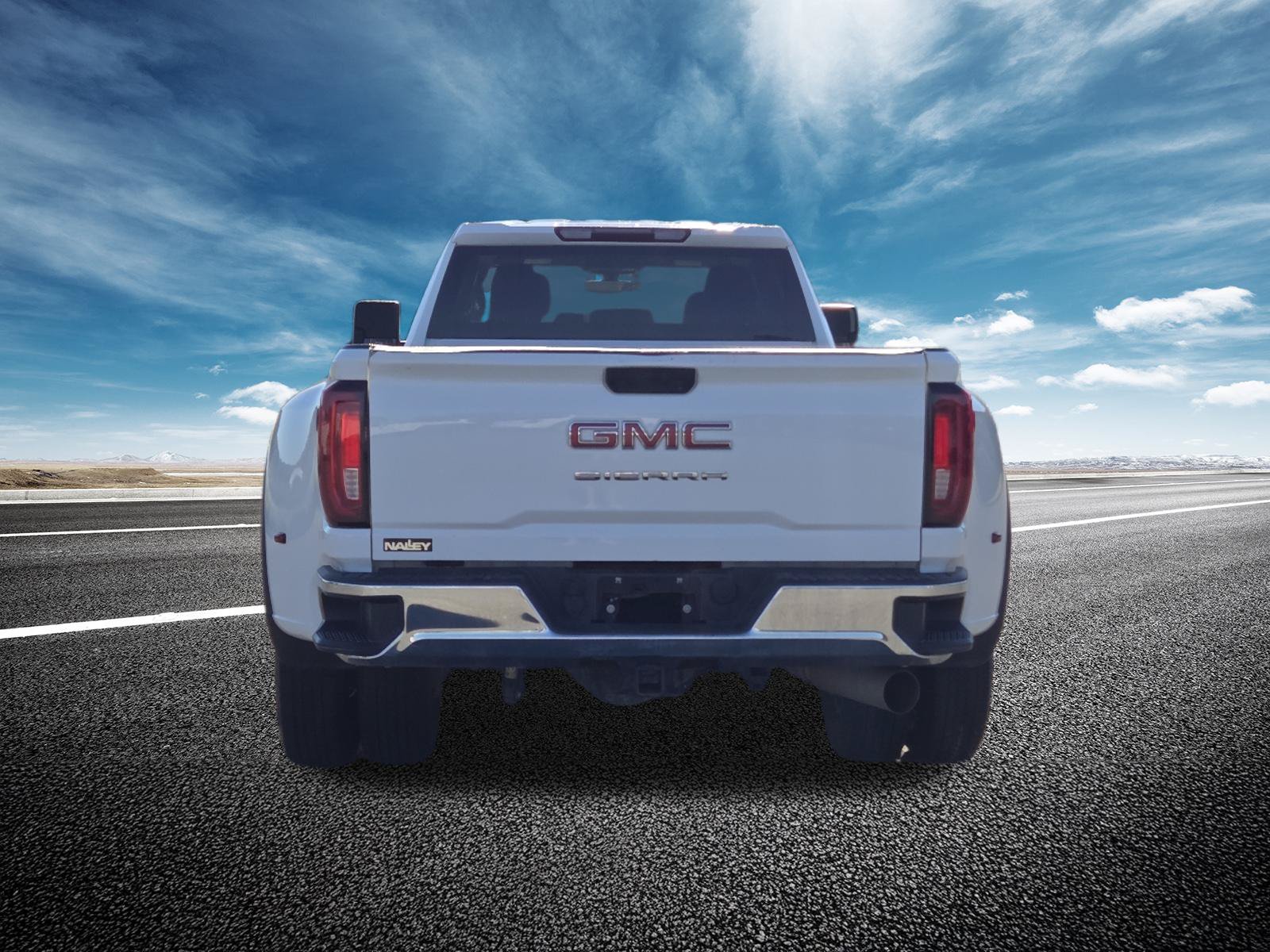 Used 2023 GMC Sierra 3500 Pro w/ Gooseneck/5TH Wheel Package AWD/4WD image 14