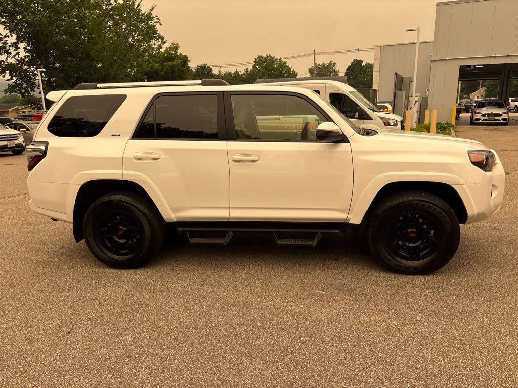 Used 2023 Toyota 4Runner SR5 AWD/4WD image 7
