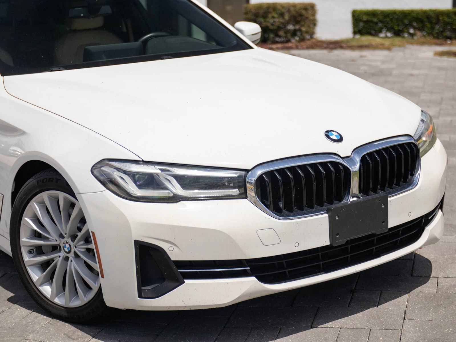 Used 2021 BMW 530i xDrive w/ Convenience Package AWD/4WD image 3