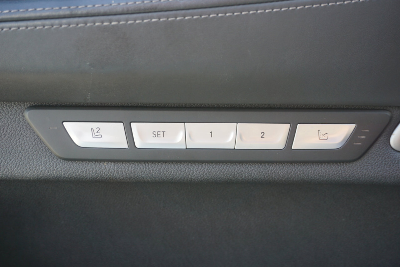 Used 2018 BMW 750i xDrive image 19