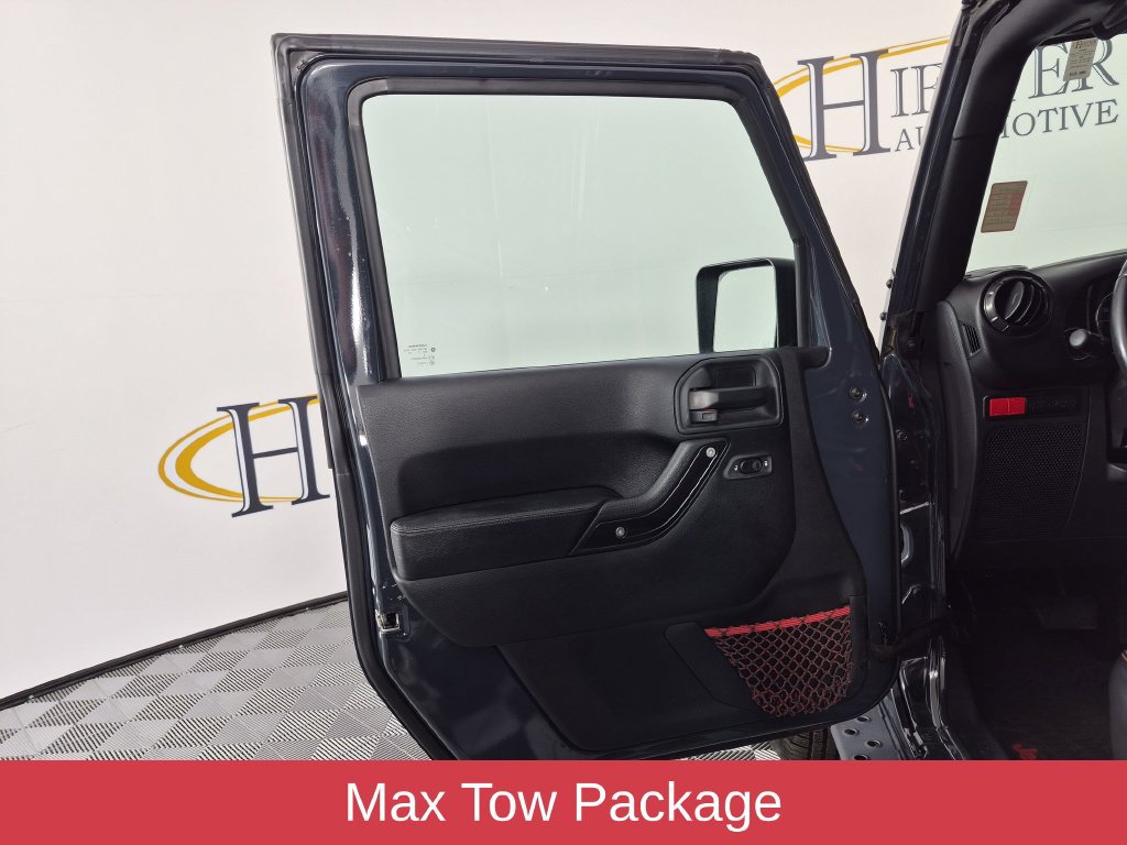 Used 2017 Jeep Wrangler Unlimited Rubicon AWD/4WD image 13