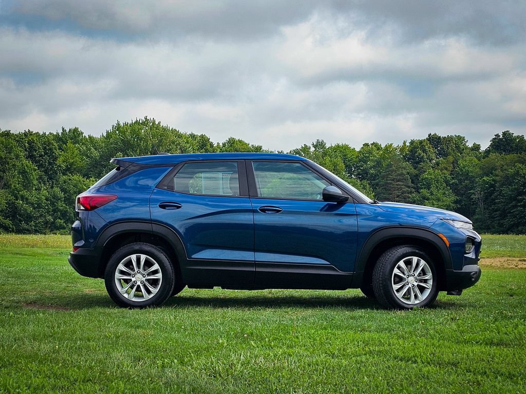 Used 2021 Chevrolet TrailBlazer LS AWD/4WD image 2