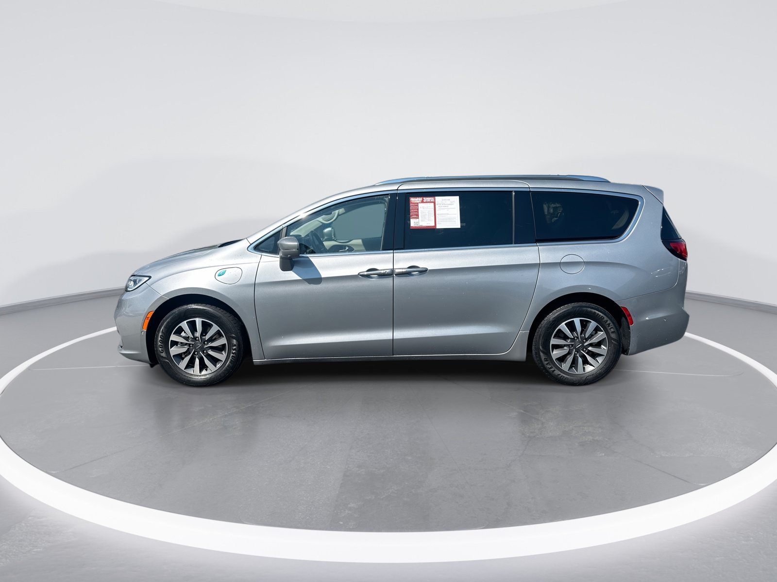 Used 2021 Chrysler Pacifica Touring-L FWD image 6