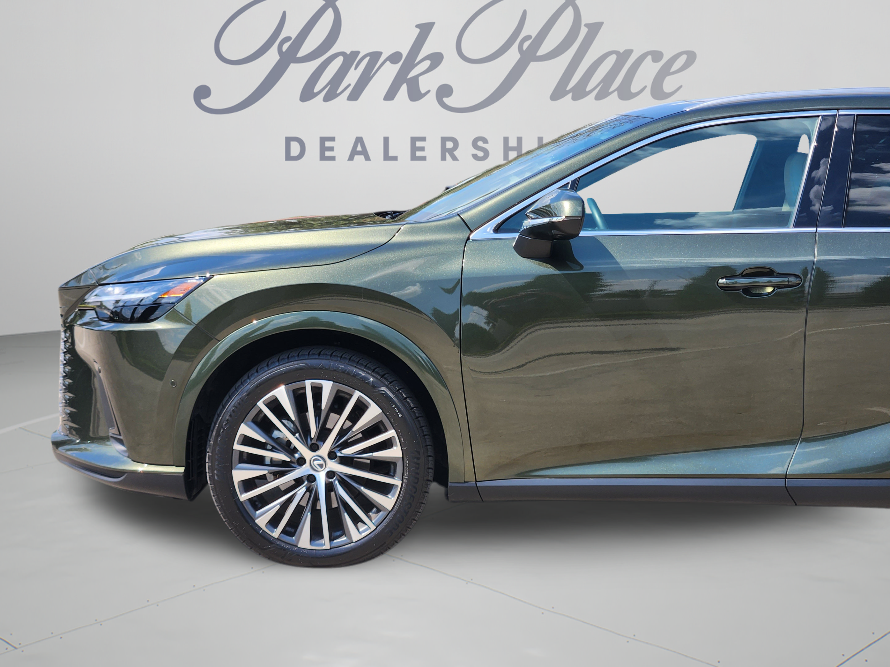 Used 2025 Lexus RX 350 Premium Plus w/ Convenience Package FWD image 35