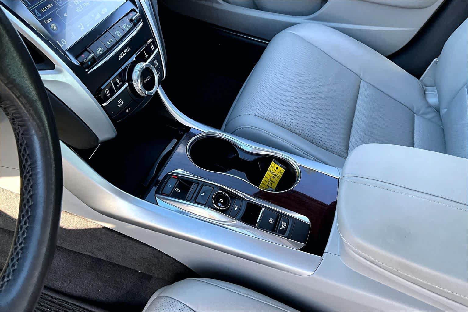 Used 2016 Acura TLX w/ Technology Package FWD image 17