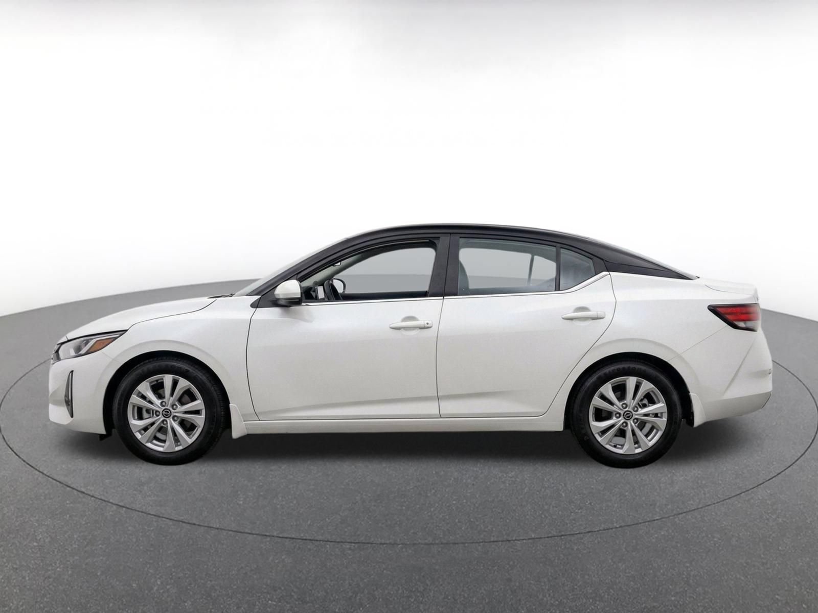 Used 2025 Nissan Sentra S FWD image 4