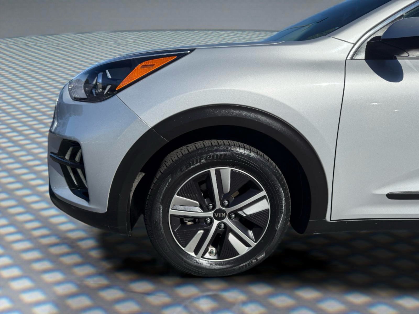Used 2021 Kia Niro LXS FWD image 11