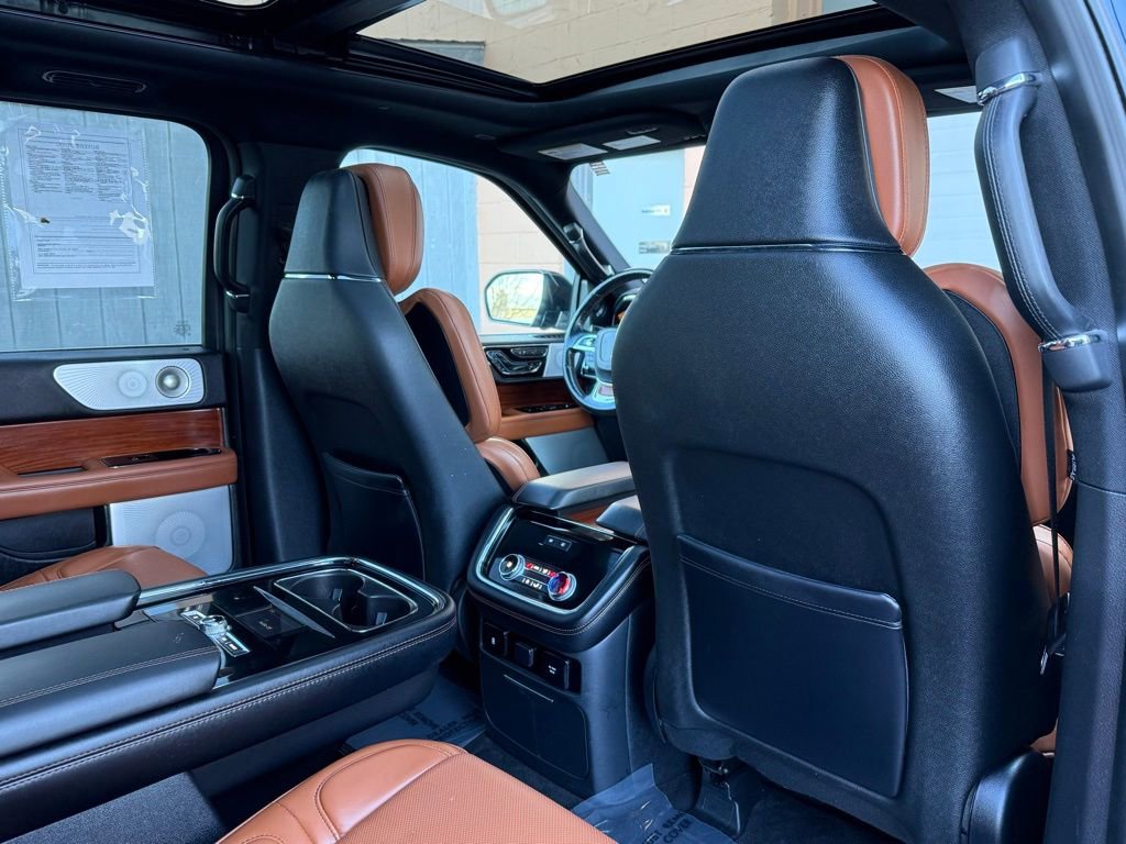 Used 2019 Lincoln Navigator Reserve image 23