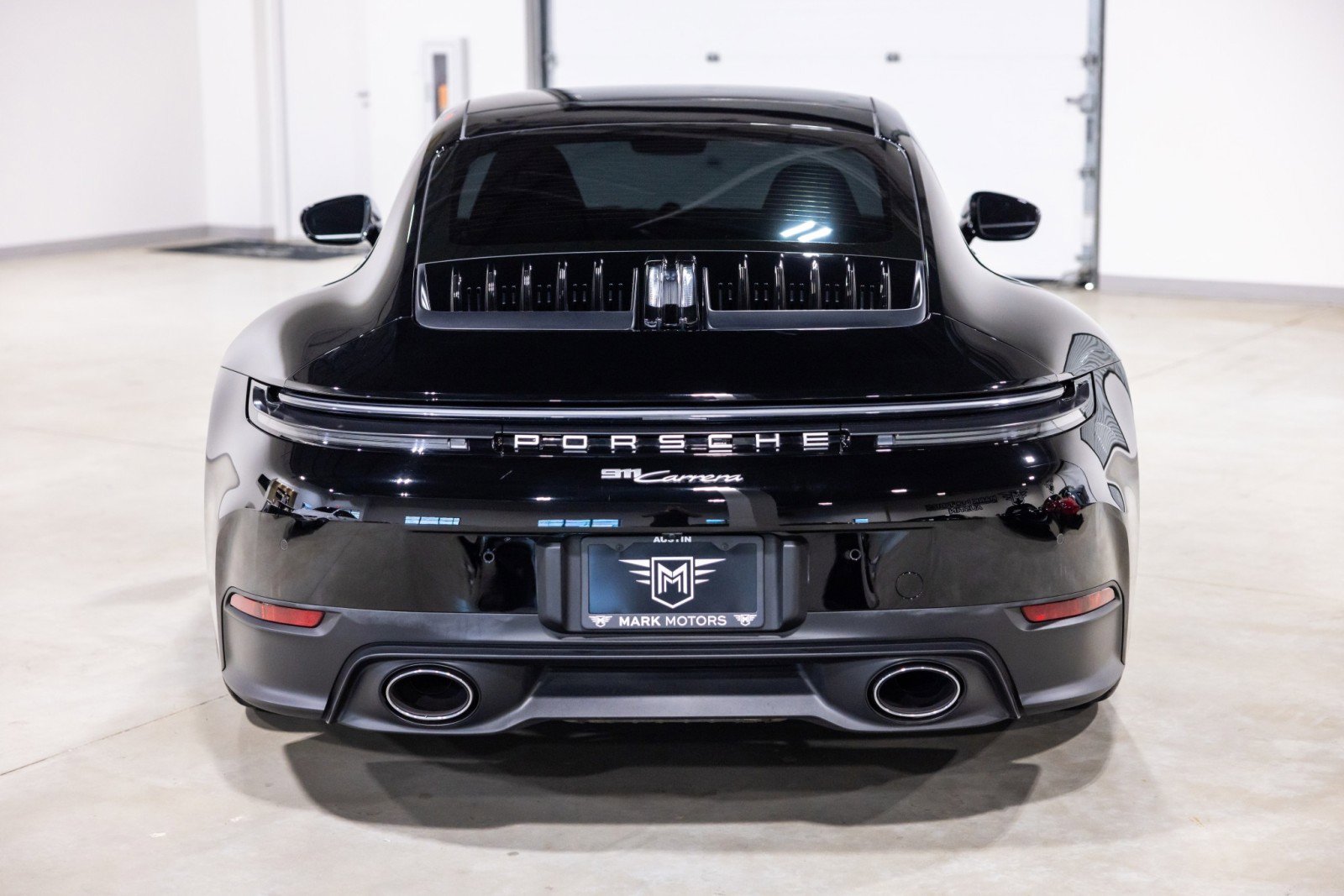Used 2025 Porsche 911 Carrera RWD image 8