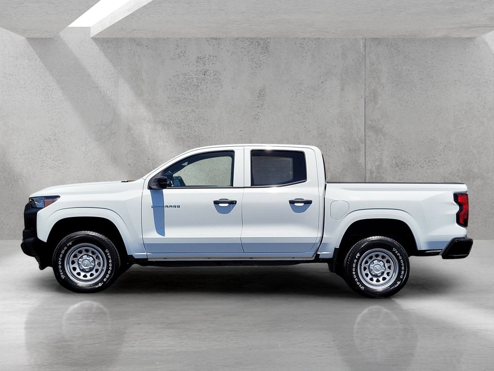 Used 2023 Chevrolet Colorado W/T w/ WT Convenience Package RWD image 7