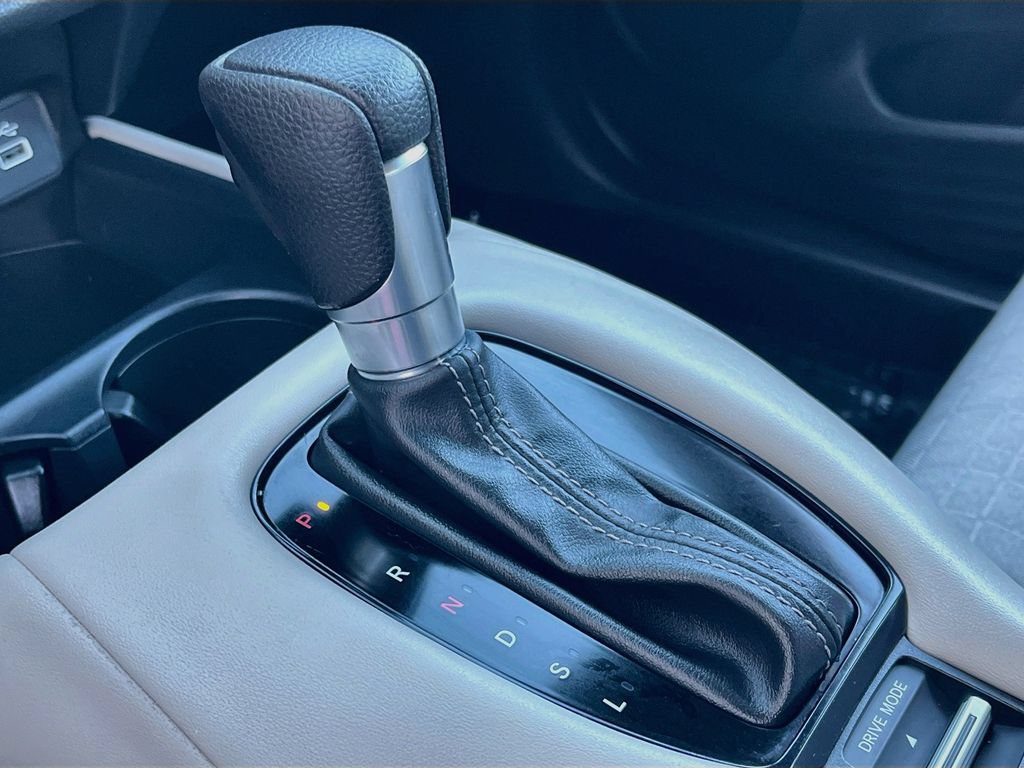 Used 2025 Honda HR-V LX image 16