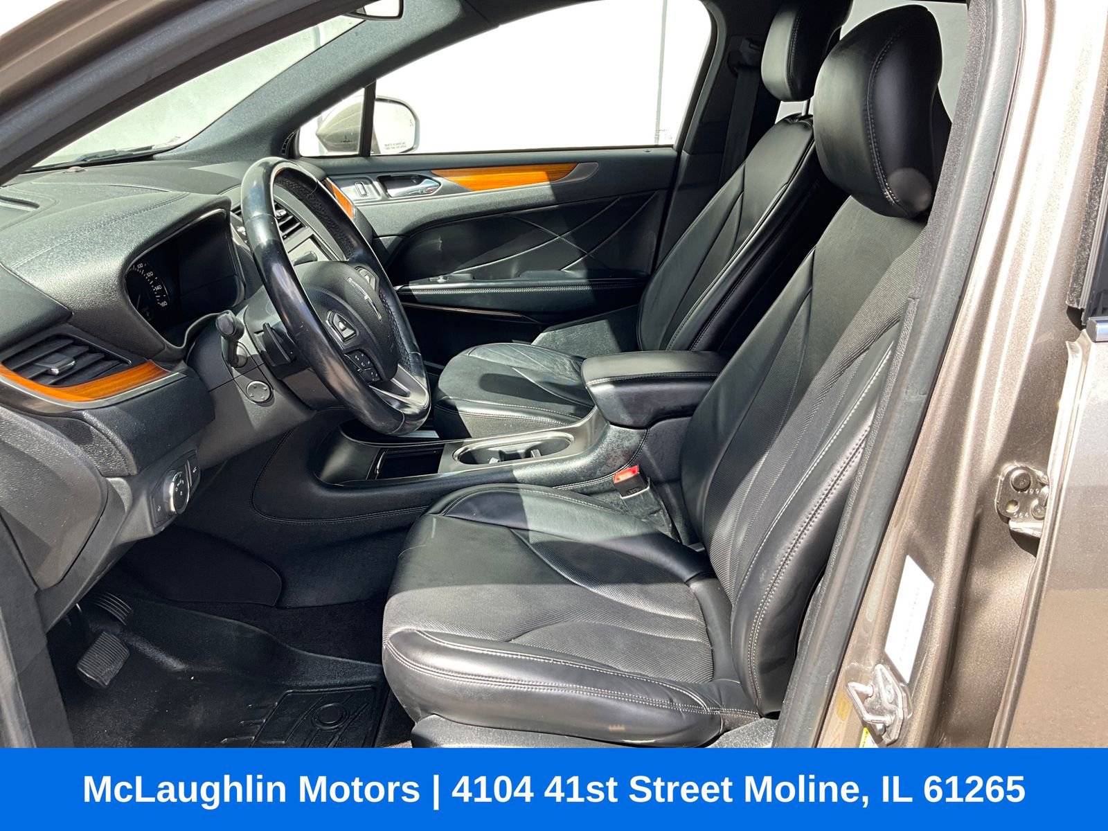 Used 2017 Lincoln MKC Reserve w/ Lincoln MKC Climate Package AWD/4WD image 2