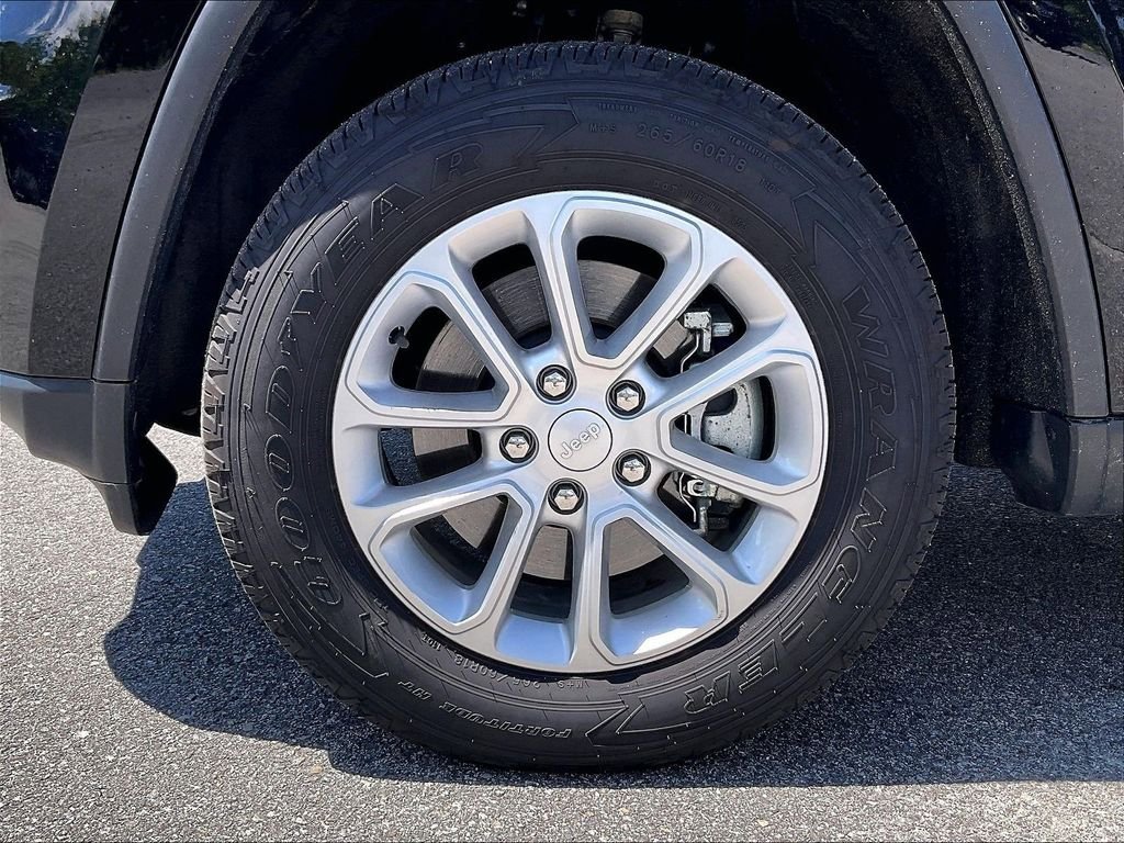 Used 2022 Jeep Grand Cherokee Laredo X AWD/4WD image 7