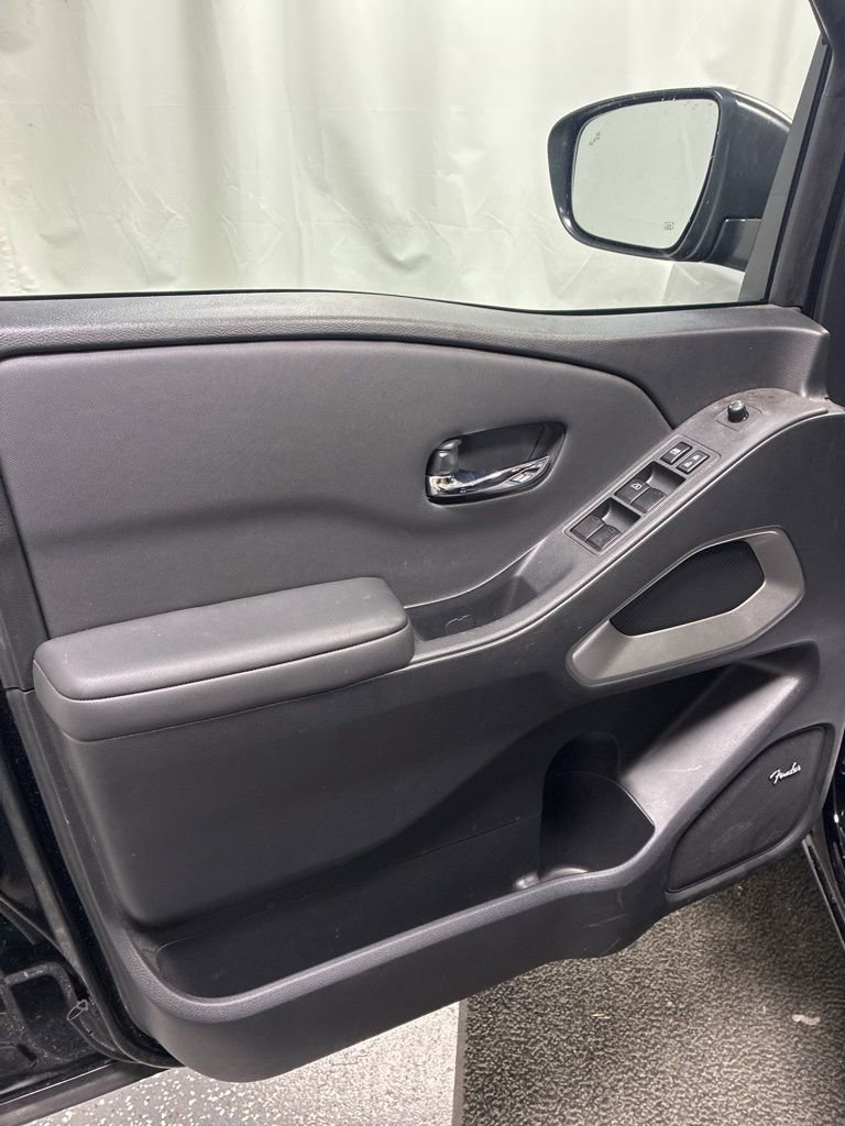 Used 2024 Nissan Frontier SL w/ Technology Package image 11