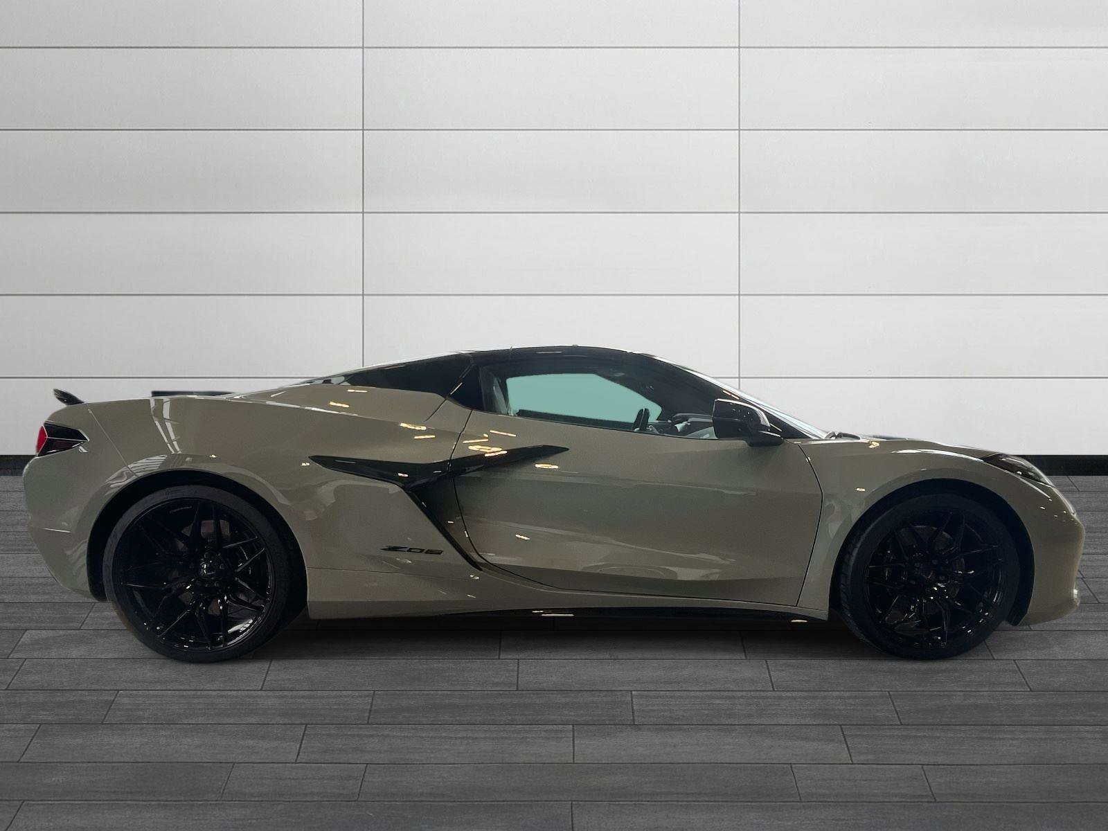 Used 2024 Chevrolet Corvette Z06 image 2
