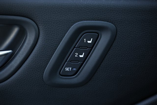 Used 2025 Honda Pilot EX-L image 17