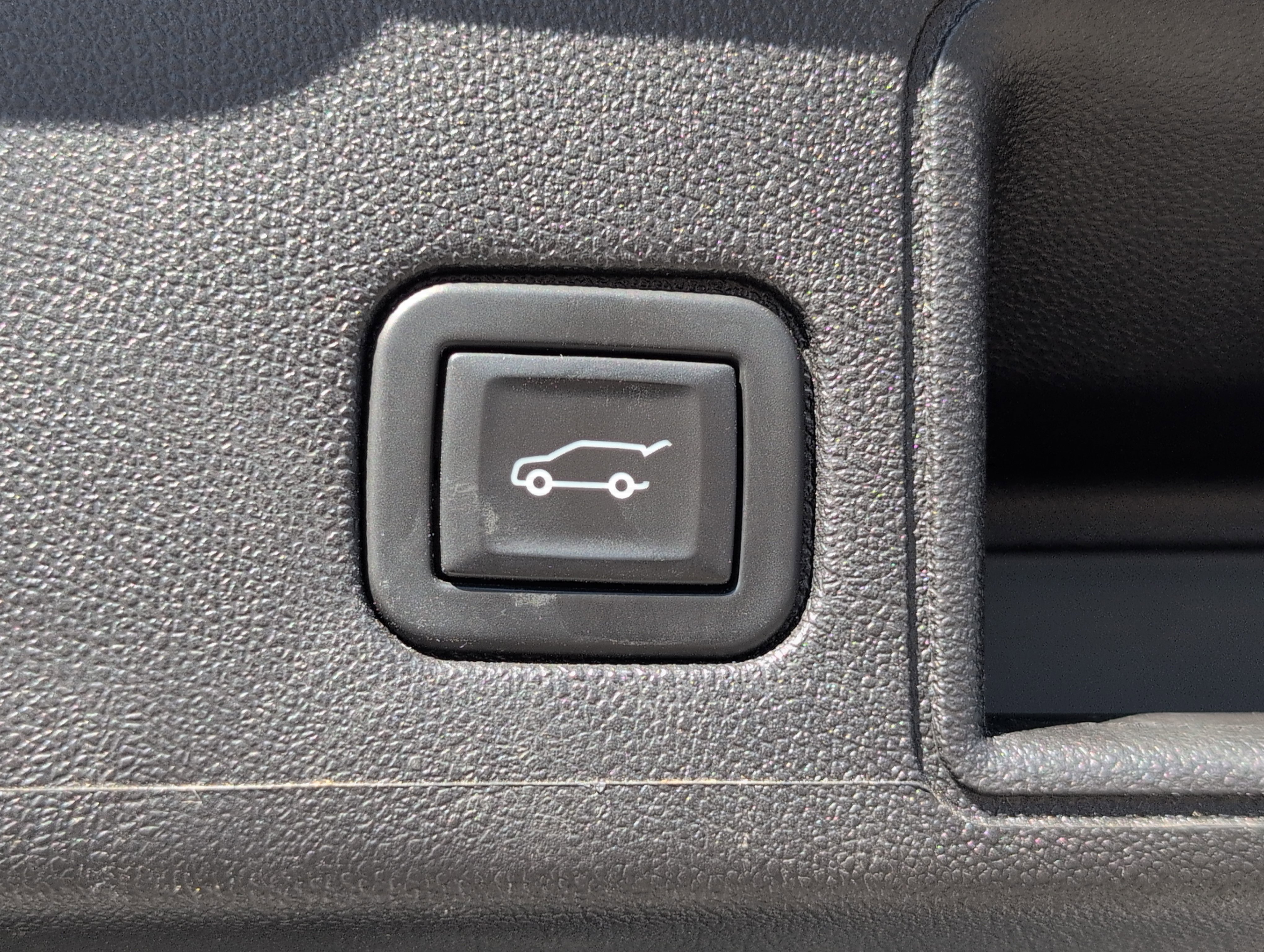 Used 2022 GMC Terrain SLT w/ LPO, Floor Liner Package image 30