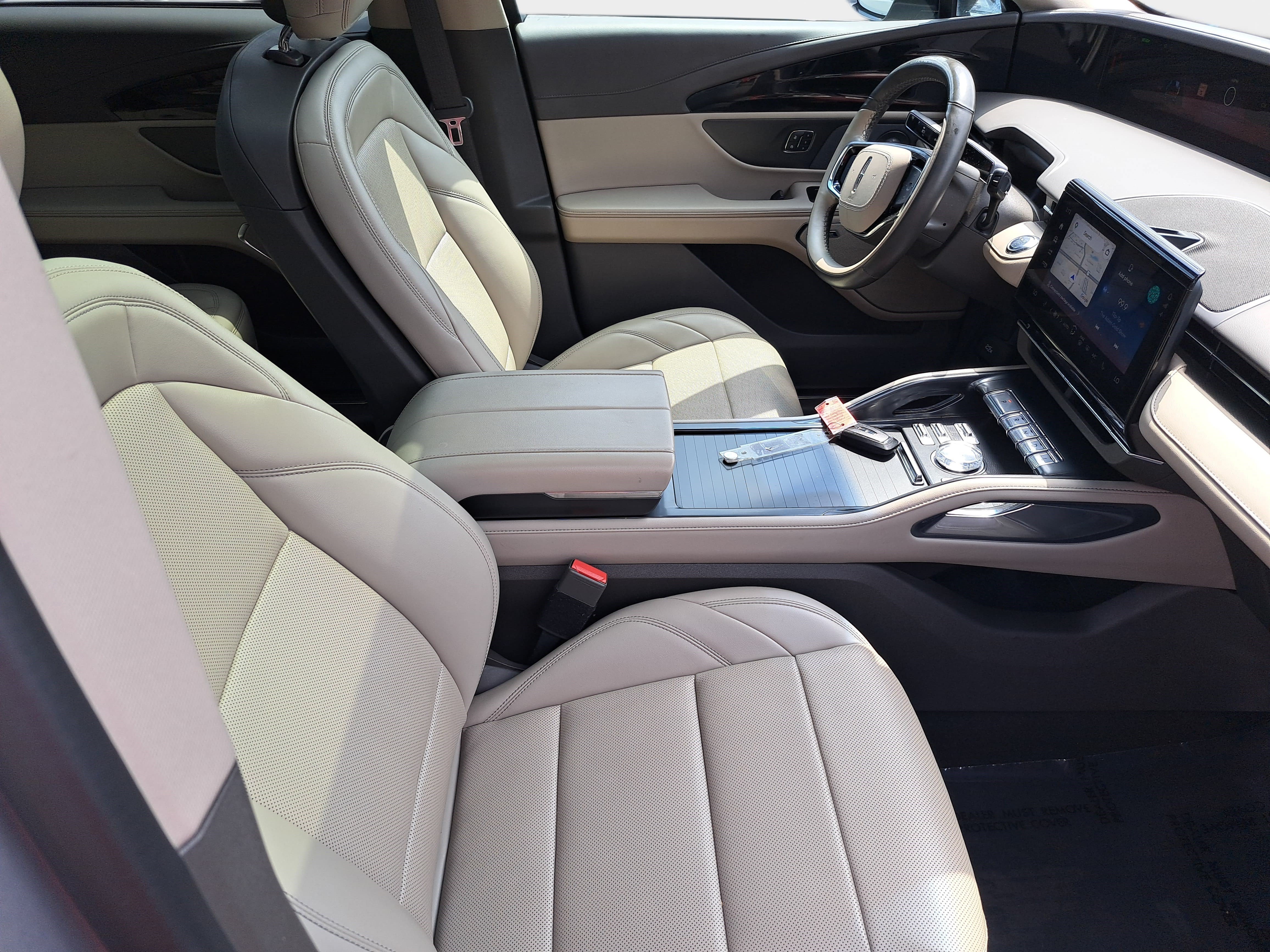 Used 2024 Lincoln Nautilus Premier w/ Equipment Group 102A AWD/4WD image 10