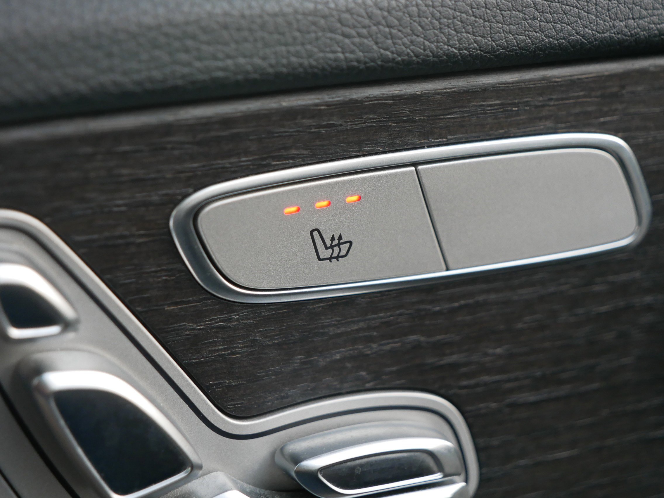 Used 2019 Mercedes-Benz C 300 4MATIC Sedan image 28