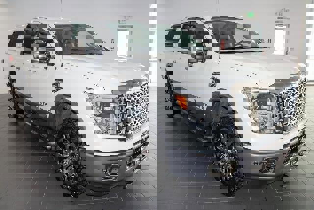 Used 2018 Nissan Titan Platinum Reserve w/ Platinum Utility Package image 7