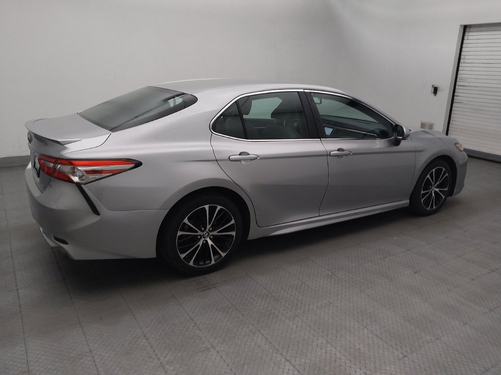 Used 2018 Toyota Camry SE w/ Convenience Package FWD image 10
