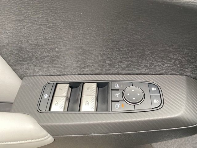 New 2025 Mitsubishi Outlander SE image 20