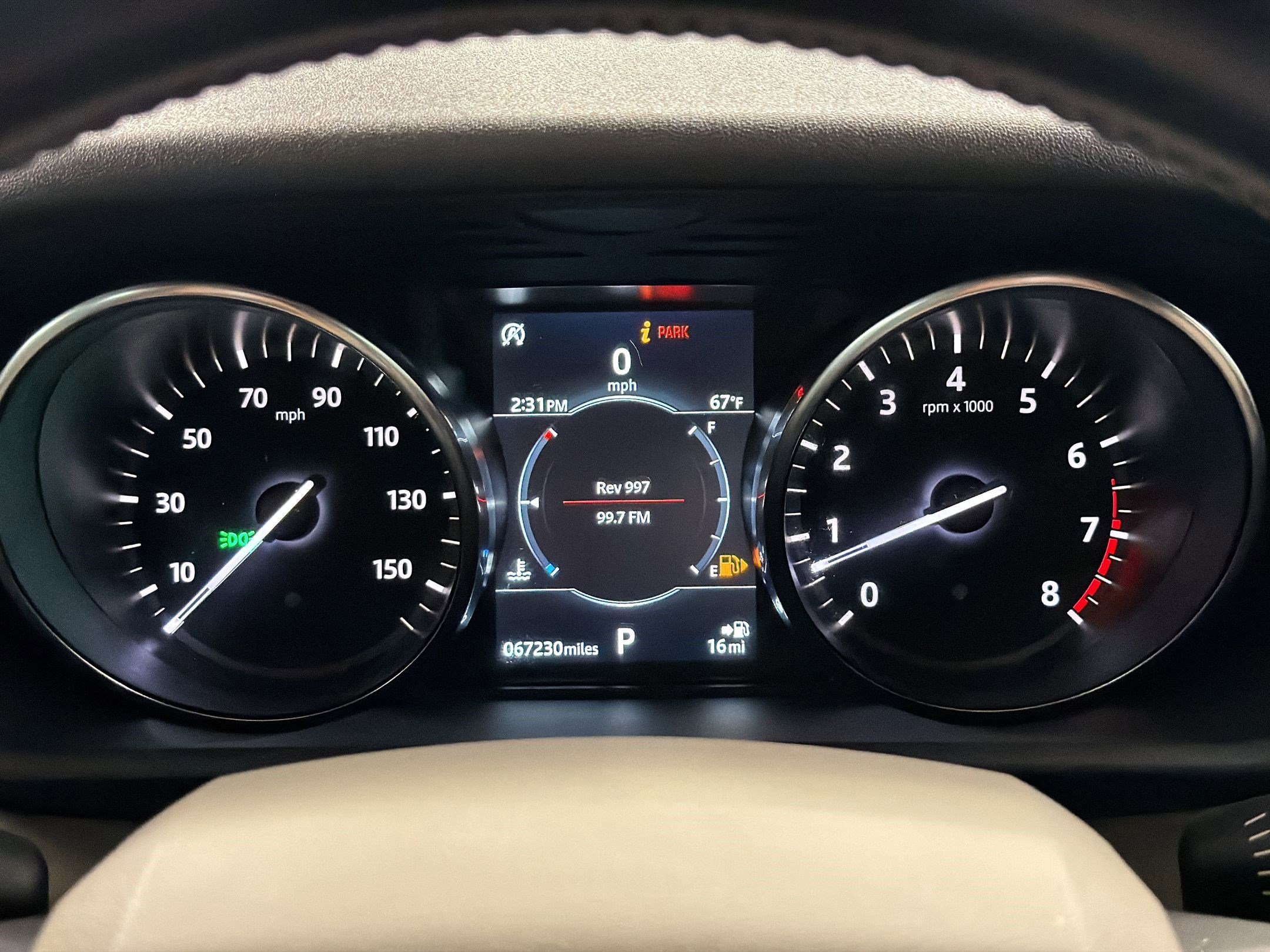 Used 2020 Land Rover Discovery SE AWD/4WD image 19