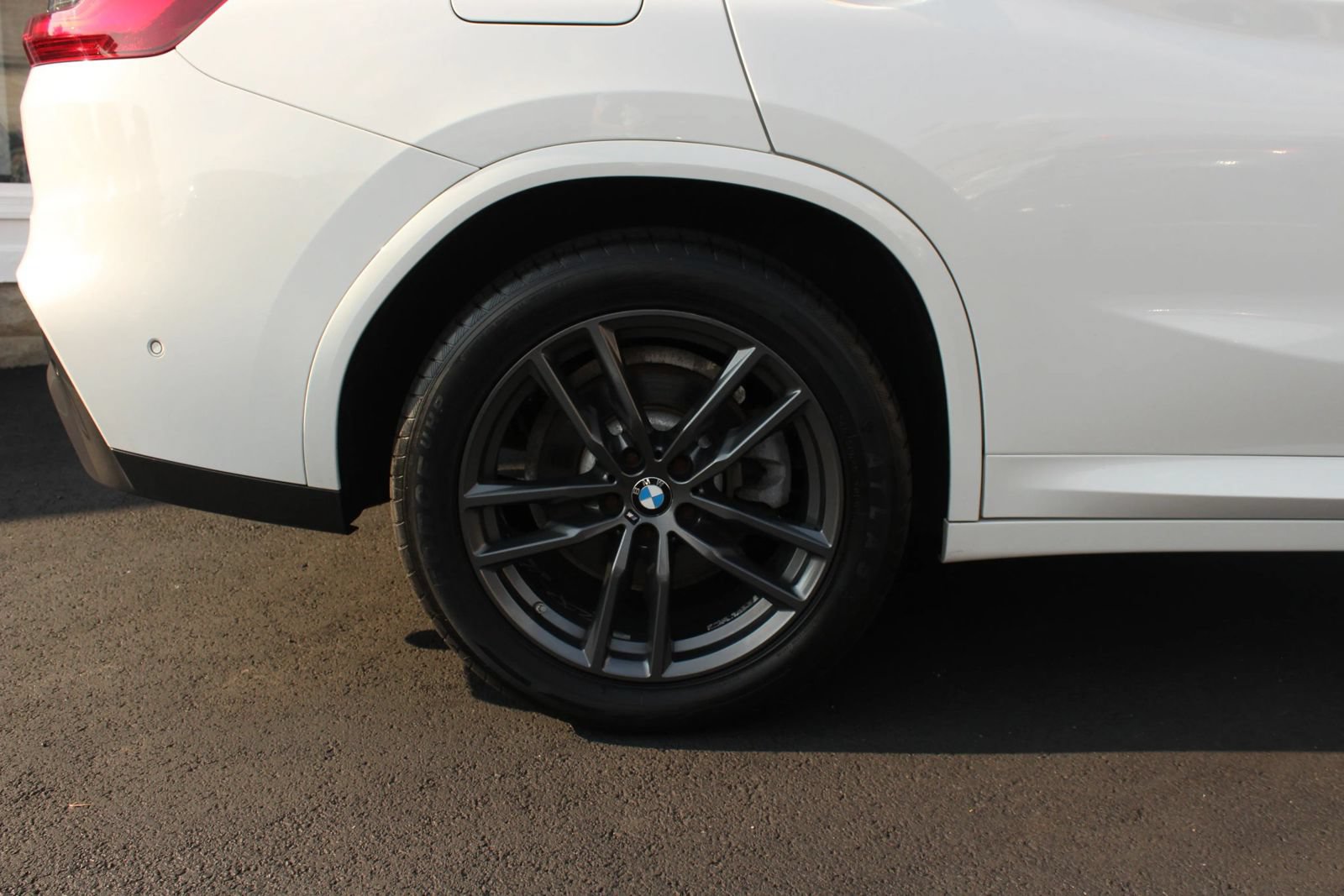 Used 2019 BMW X4 xDrive30i w/ Executive Package AWD/4WD image 4