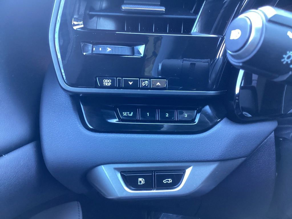Used 2025 Lexus RX 350 F Sport w/ Accessory Package (Z1) image 29