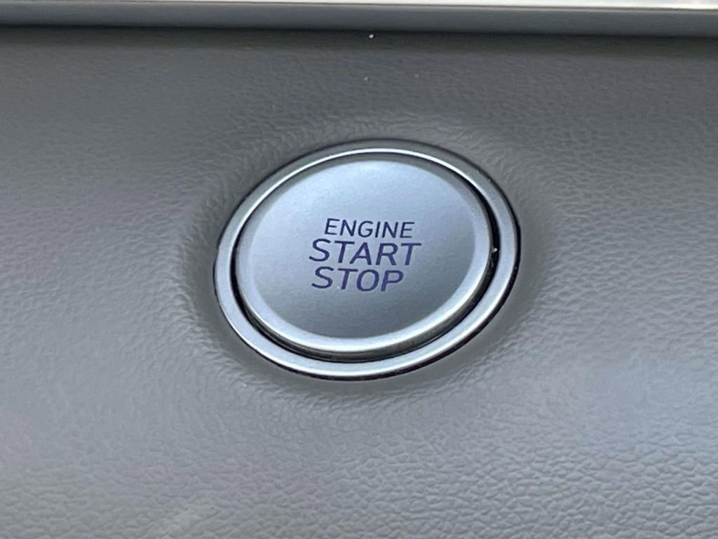 Used 2022 Hyundai Elantra Blue FWD image 23