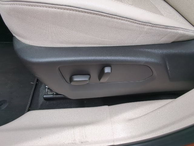 Used 2022 Buick Envision Essence w/ Technology Package I FWD image 11