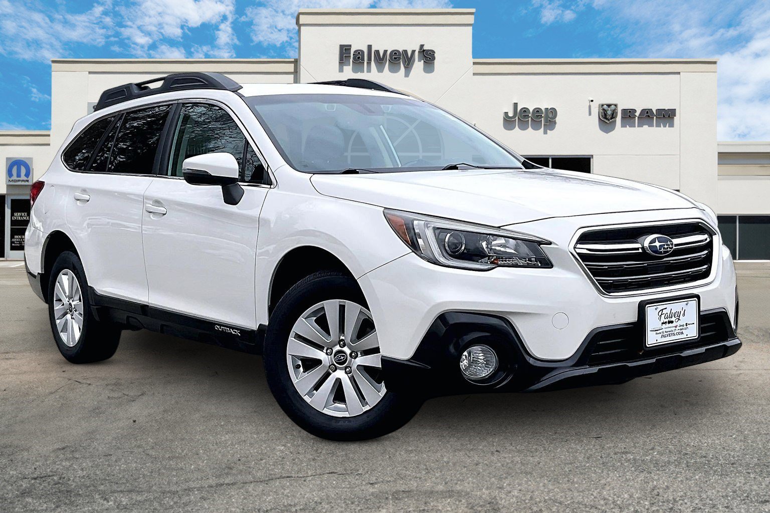 Used 2018 Subaru Outback 2.5i Premium image 11
