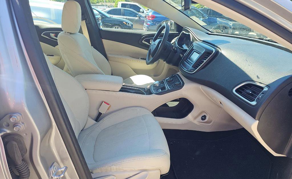 Used 2016 Chrysler 200 Limited FWD image 16
