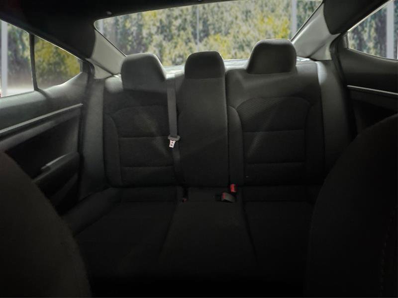 Used 2020 Hyundai Elantra SE w/ Cargo Package (C1) image 15