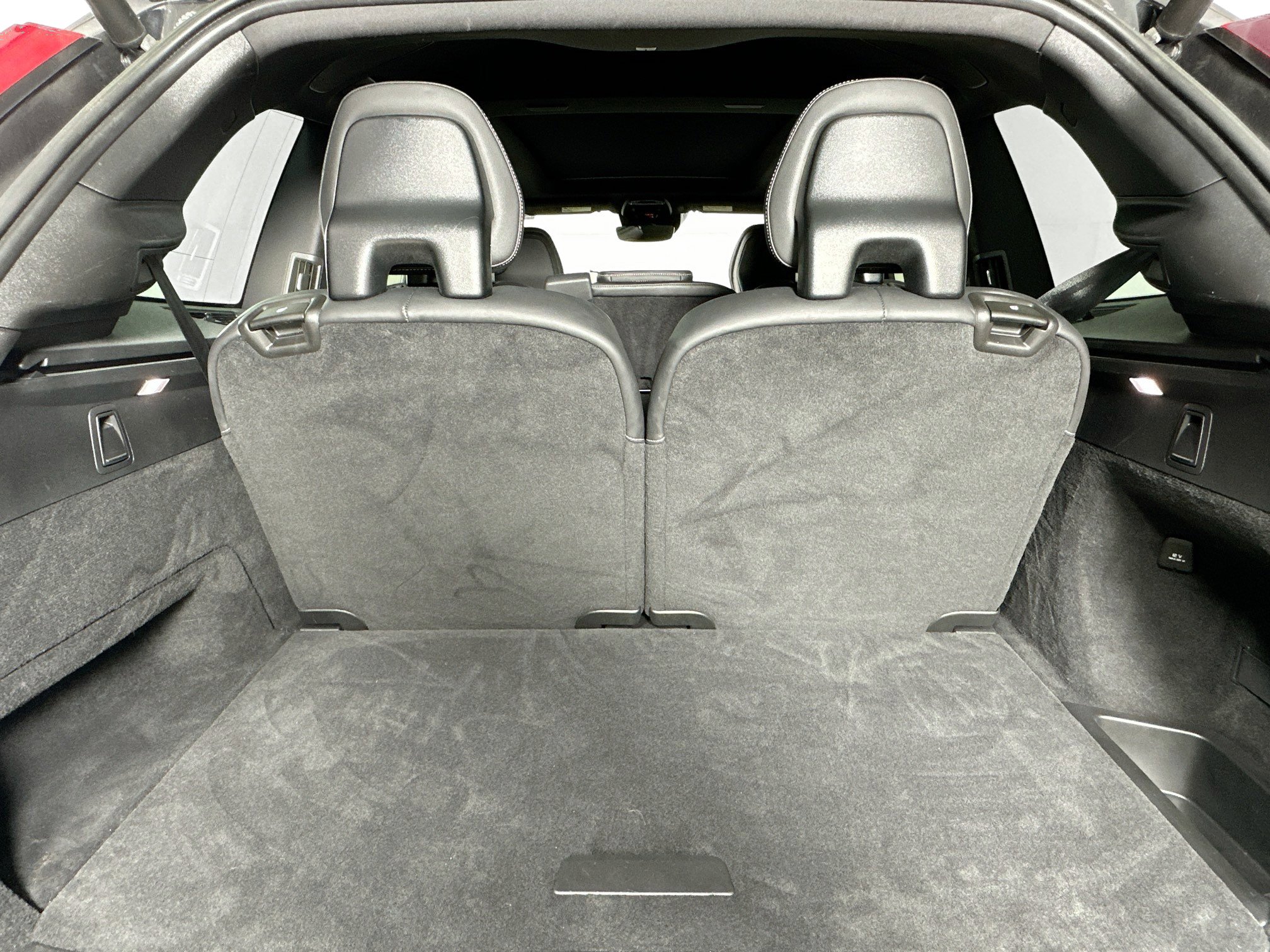 Used 2022 Volvo XC90 T8 R-Design w/ Advanced Package image 27